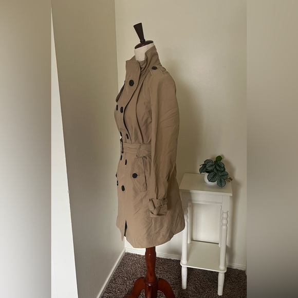 GAP Tan Double-Breasted Trench Coat - Picture 3 of 5